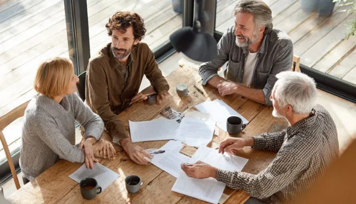 Transmettre une résidence secondaire à ses enfants : donation ou indivision ?